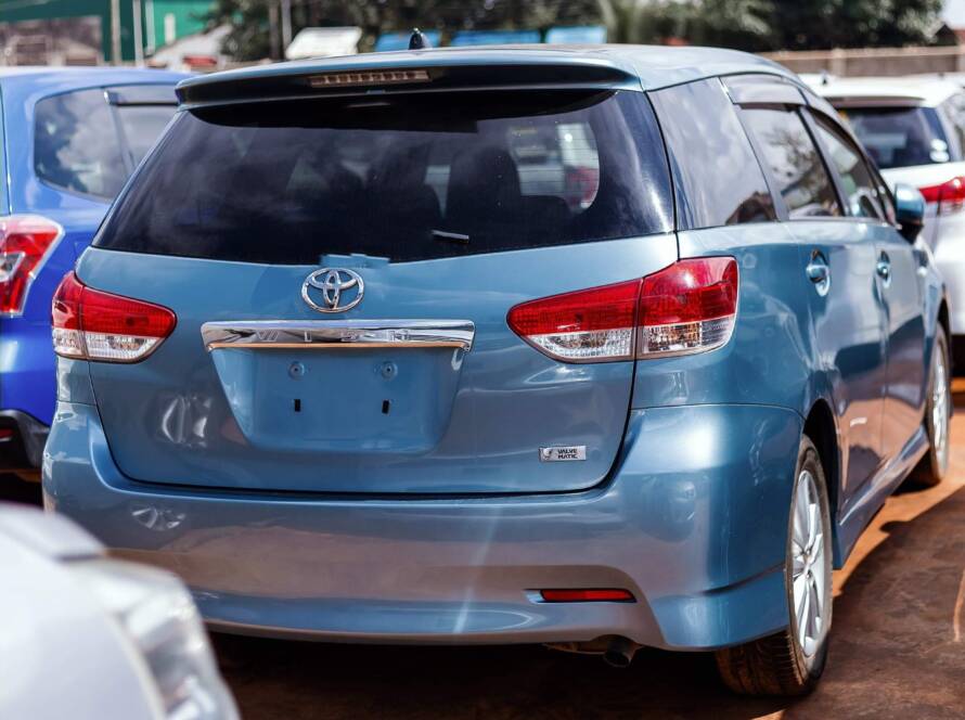 Top 10 Tips for Renting a Car in Uganda